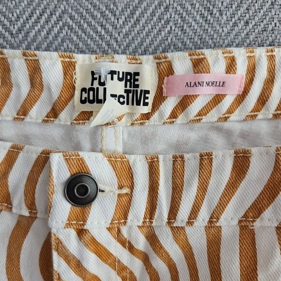 Future Collective Women's Jeans Size 26 Slim Straight Cream/Yellow Alani Noelle - Picture 12 of 16